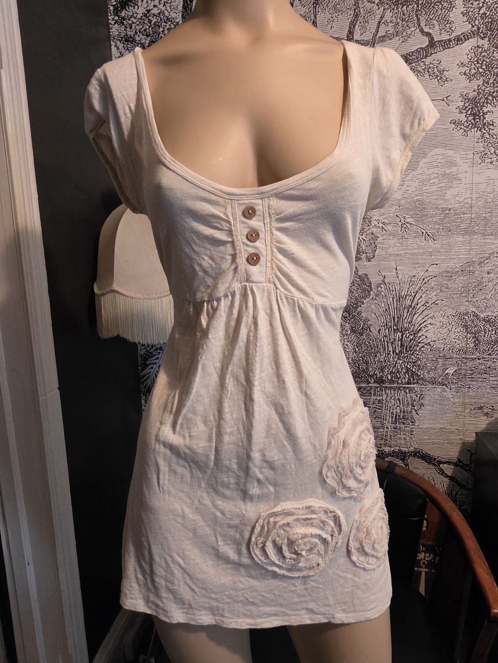 VTG Y2K FANG Cream Babydoll Tunic Top Rosette Applique Wooden Buttons